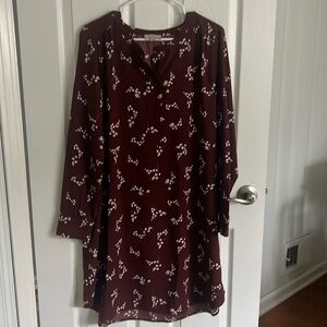 ⭐️4/$20⭐️ LOFT Burgundy Floral Shift Dress